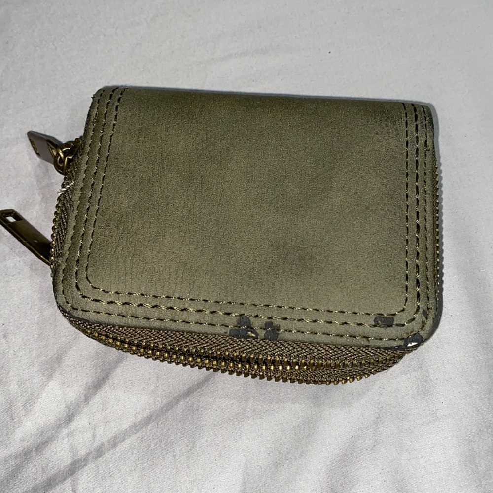 Target wallet by universal thread goods co.